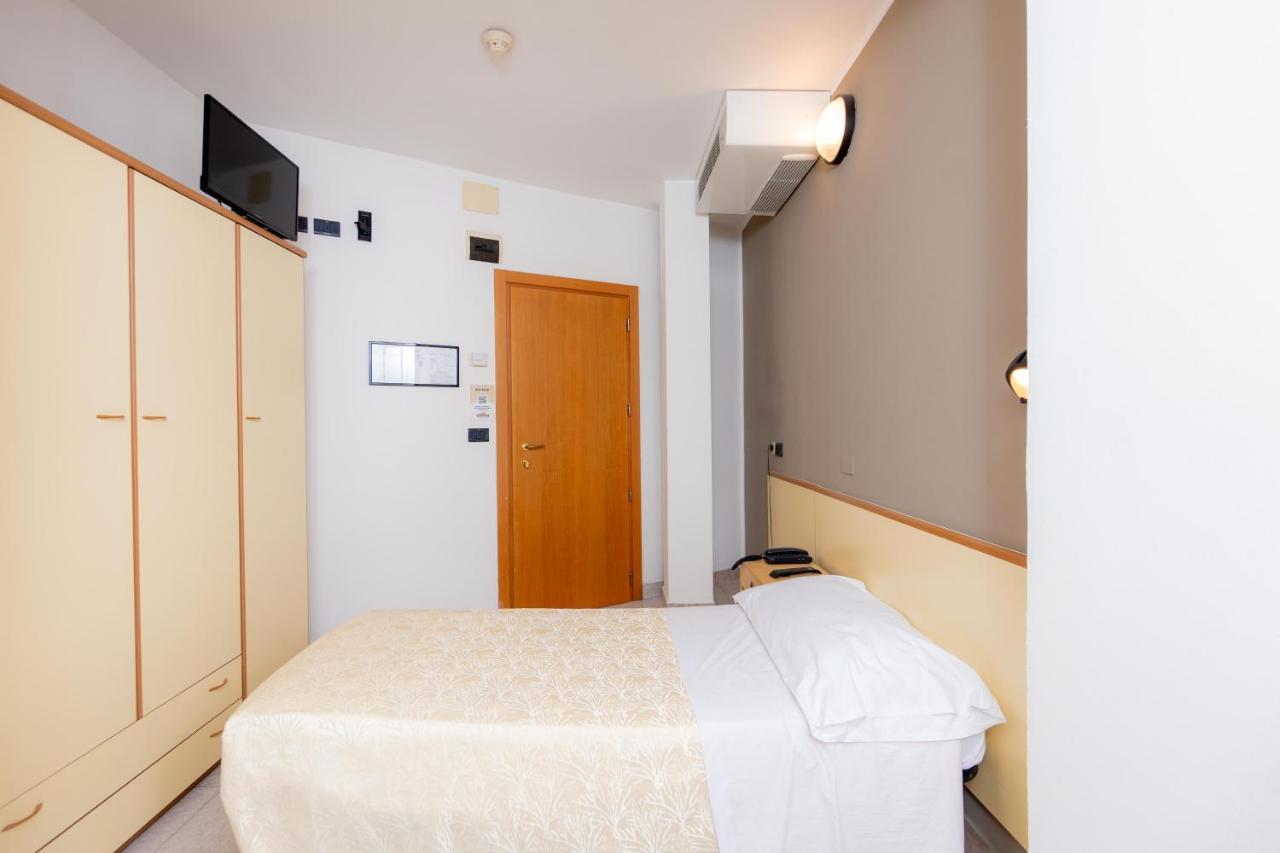 Hotel Galileo Rimini Eksteriør bilde